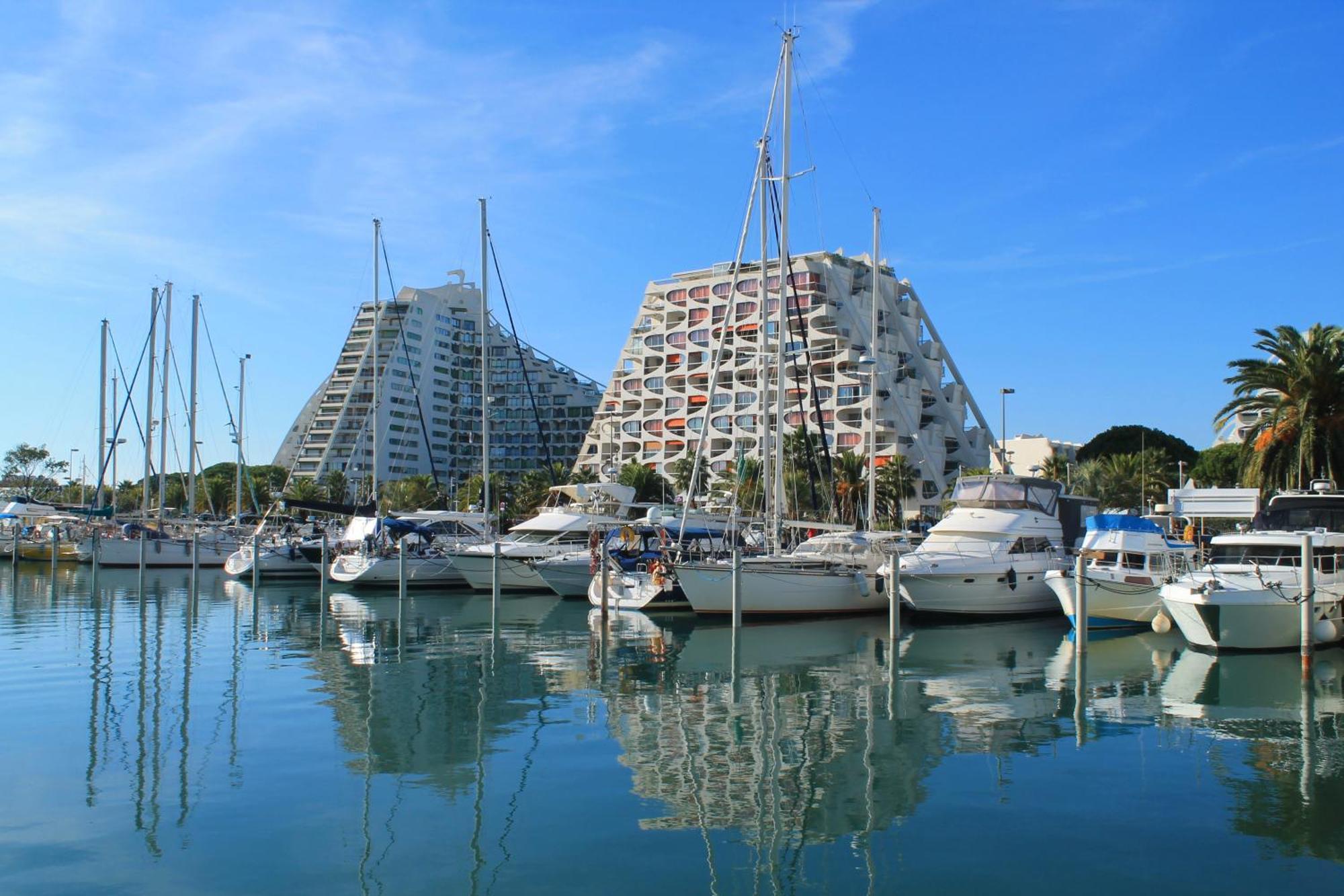 Le Pacifica: Beachfront Apartment with Parking, Wi-Fi & AC La Grande-Motte Exterior photo